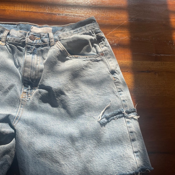 Topshop Distressed Jean Short with Side-Rip Detail - Picture 3 of 4